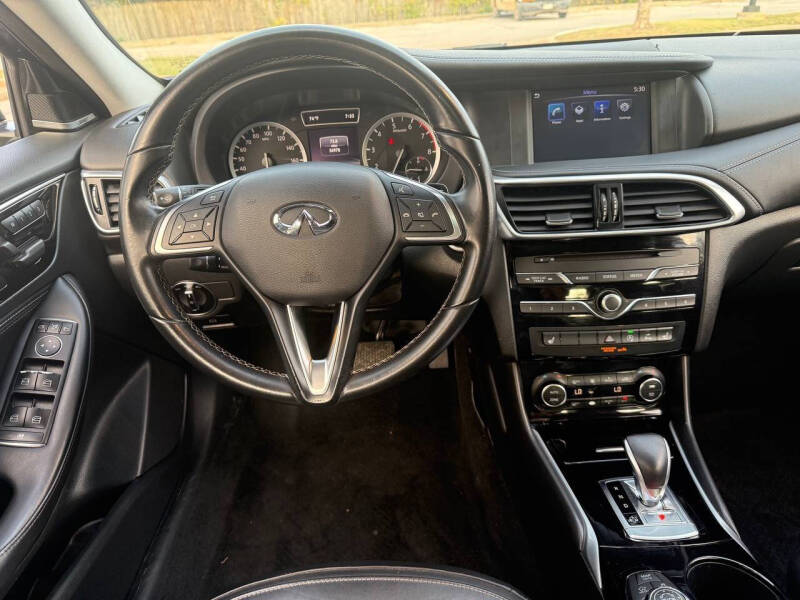 2018 Infiniti QX30 Premium