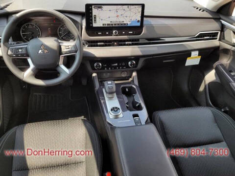 2025 Mitsubishi Outlander ES