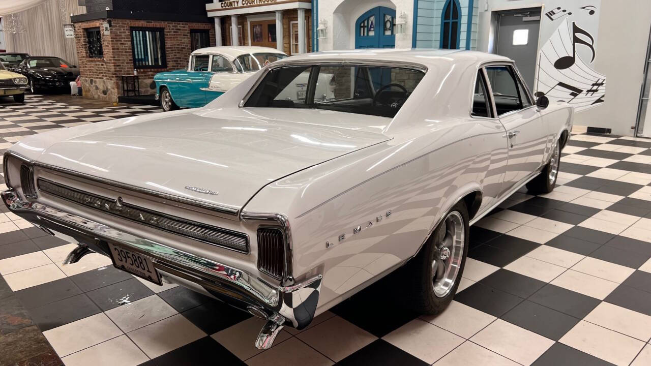 1966 Pontiac Le Mans 4