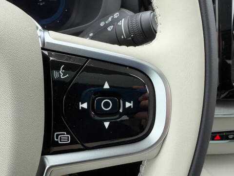 2025 Volvo XC60 T8 Plus Dark Theme