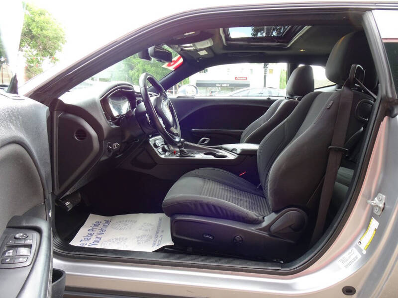 2016 Dodge Challenger SXT