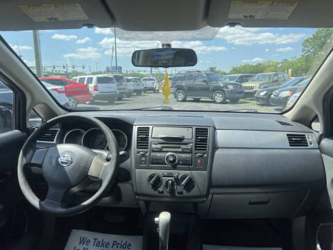 2011 Nissan Versa 1.8 S