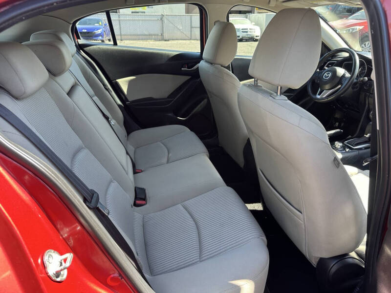 2016 Mazda MAZDA3 i Touring