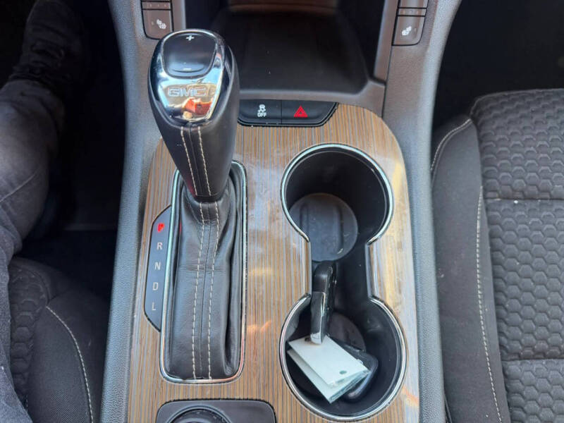 2017 GMC Acadia SLE-2