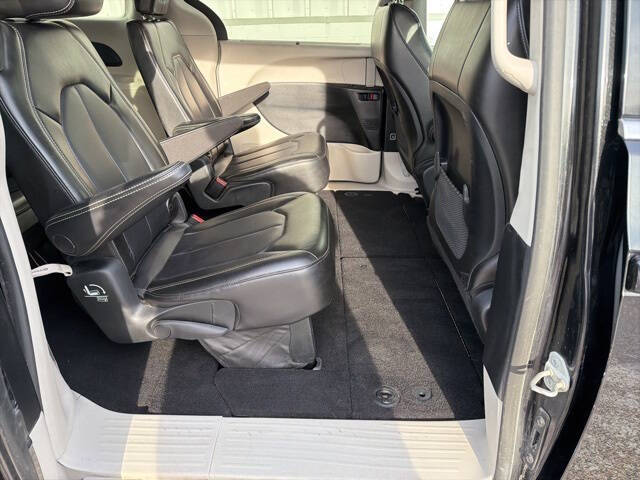 2020 Chrysler Voyager LXi