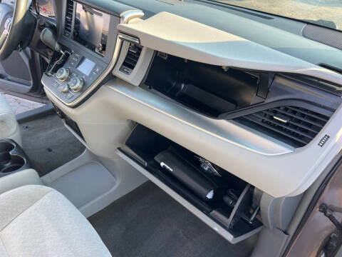 2017 Toyota Sienna