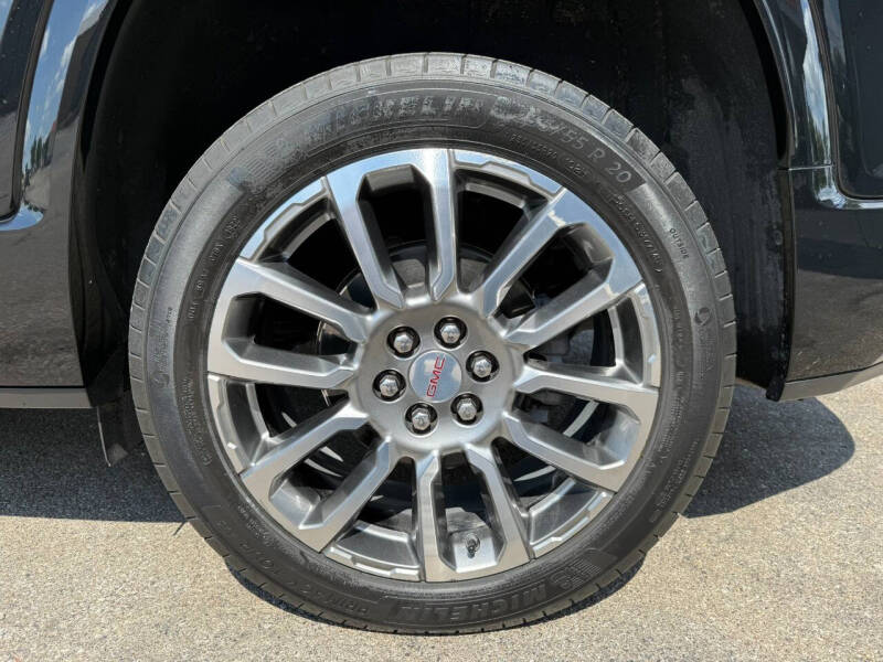 2023 GMC Acadia Denali