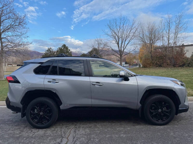 2023 Toyota RAV4 Hybrid SE