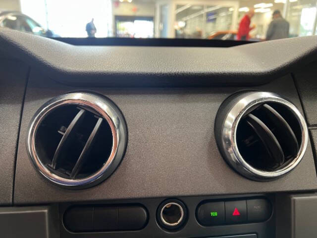 2005 Ford Mustang V6 Premium