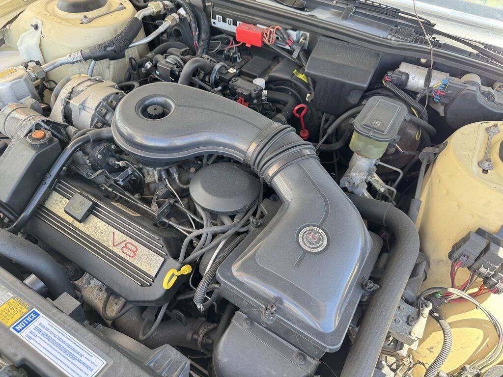1989 Cadillac DeVille 21