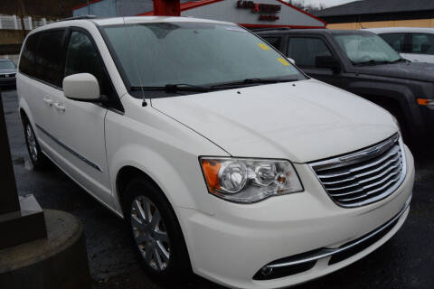 2013 Chrysler Town and Country for sale at Car Xpress Auto Sales in Pittsburgh PA