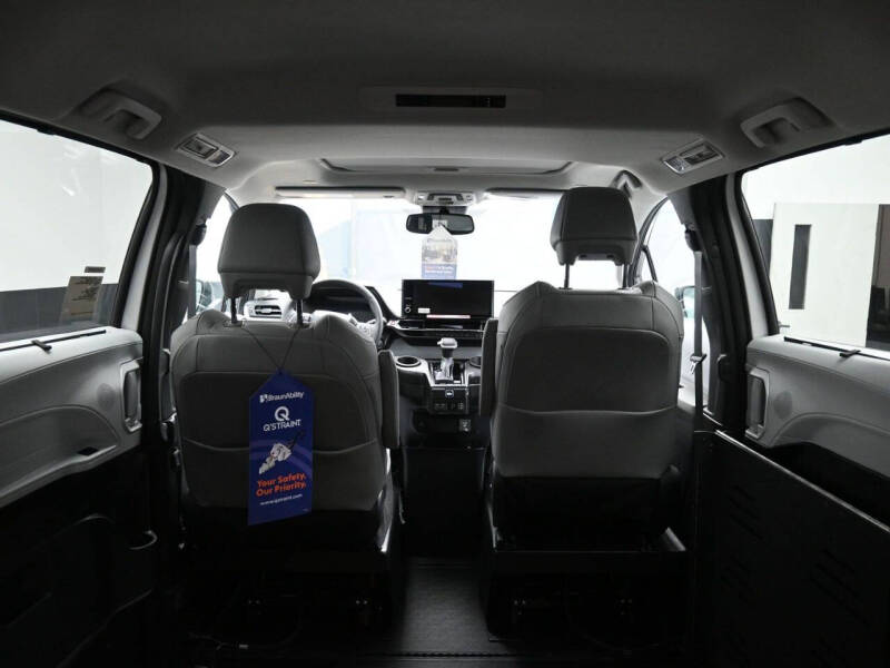 2025 Toyota Sienna XLE 7-Passenger