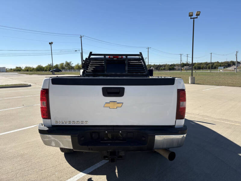 2011 Chevrolet Silverado 2500HD Work Truck photo 3