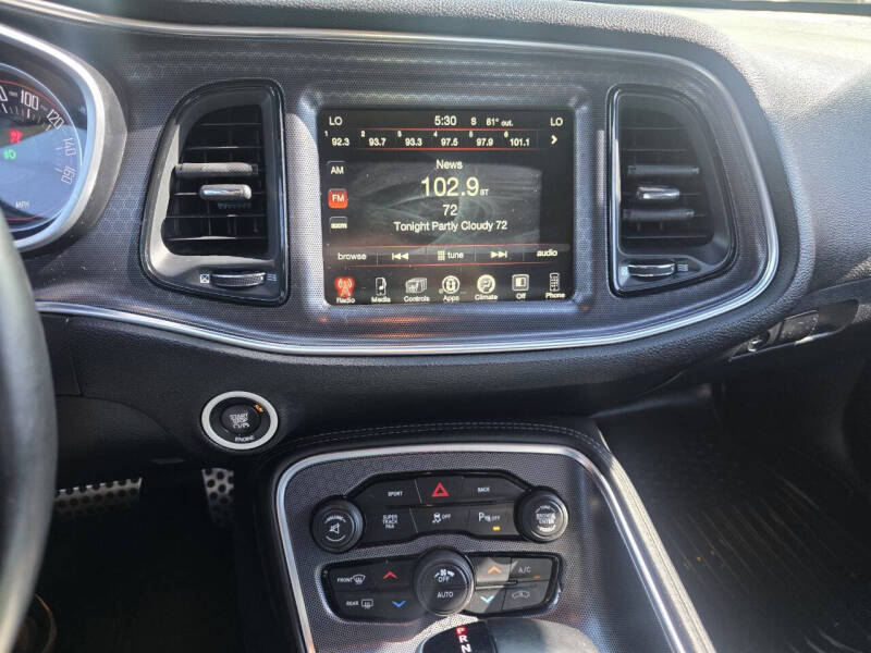 2016 Dodge Challenger SXT Plus