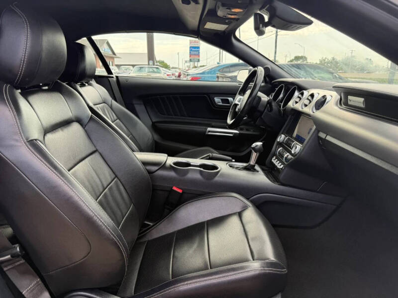 2022 Ford Mustang