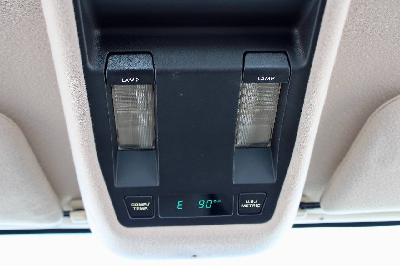 1989 Jeep Grand Wagoneer 64