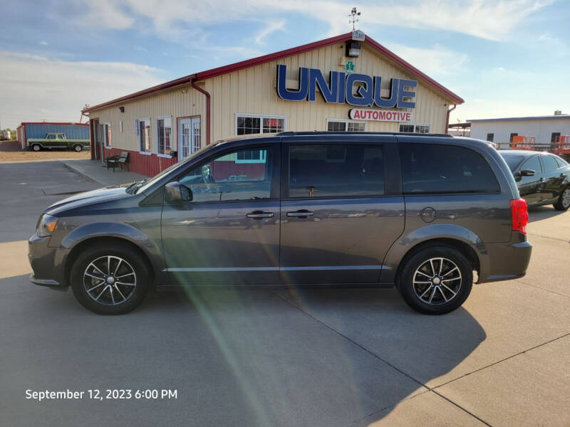 2018 Dodge Grand Caravan for sale at UNIQUE AUTOMOTIVE "BE UNIQUE" in Garden City KS