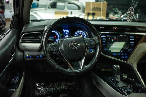 2020 Toyota Camry Hybrid SE