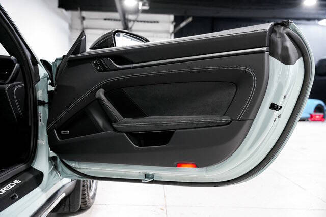 2023 Porsche 911 Dakar