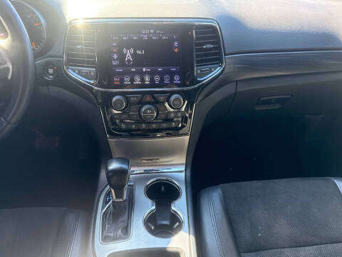 2020 Jeep Grand Cherokee Laredo