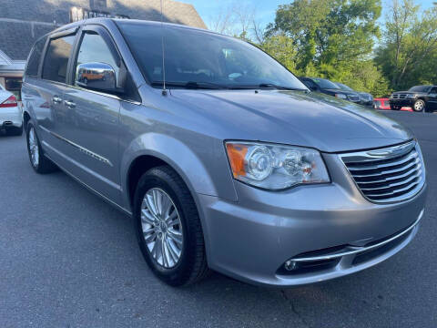 2015 Chrysler Town and Country for sale at Dracut's Car Connection in Methuen MA