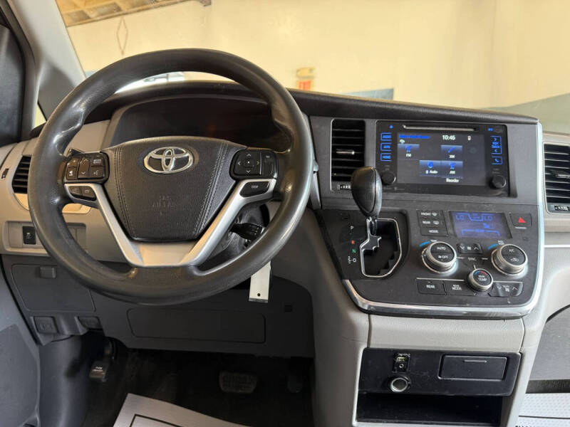 2015 Toyota Sienna