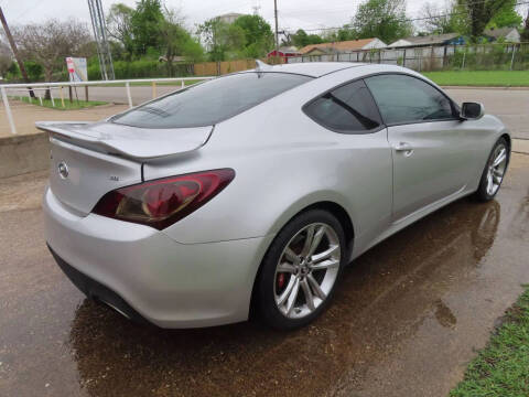 2012 Hyundai Genesis Coupe 3.8 Track