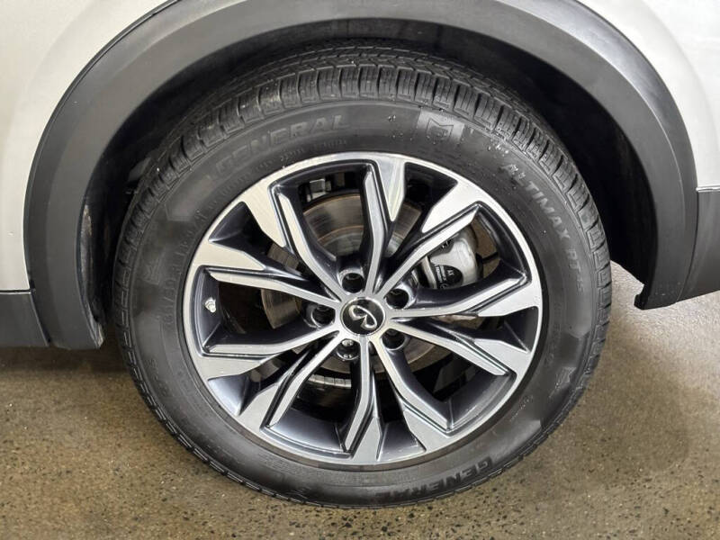 2018 Infiniti QX30 Premium