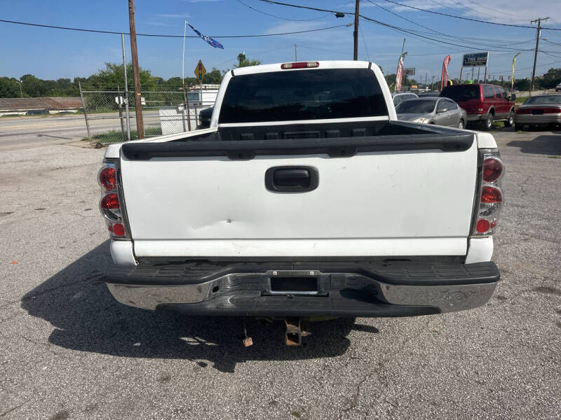 2007 Chevrolet Silverado Classic 1500 null photo 5