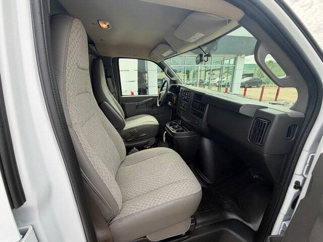 2026 GMC Savana 2500