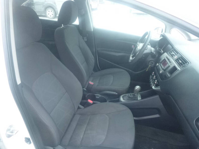 2014 Kia Rio 5-Door LX