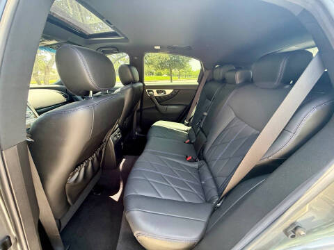 2017 Infiniti QX70