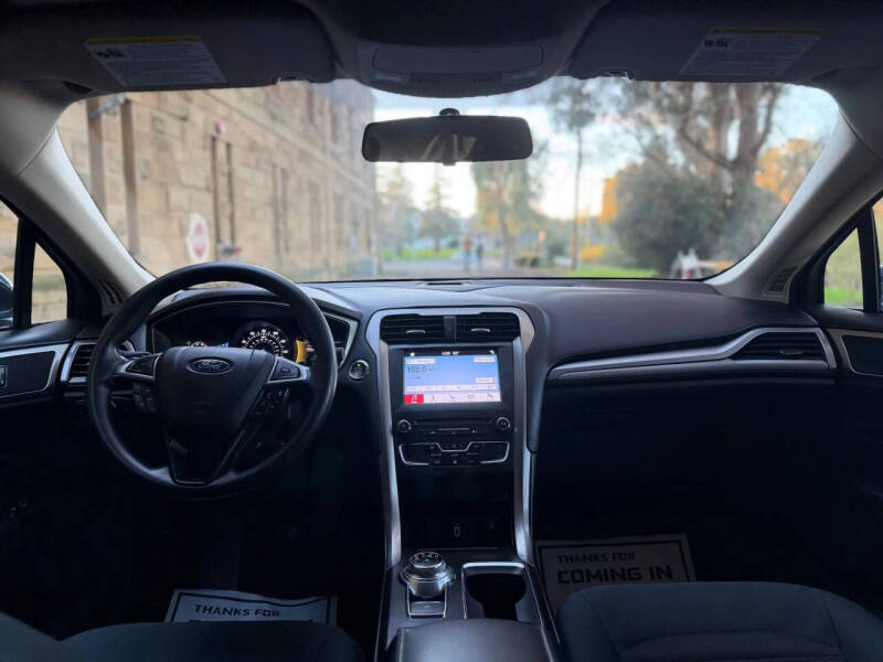 2018 Ford Fusion SE