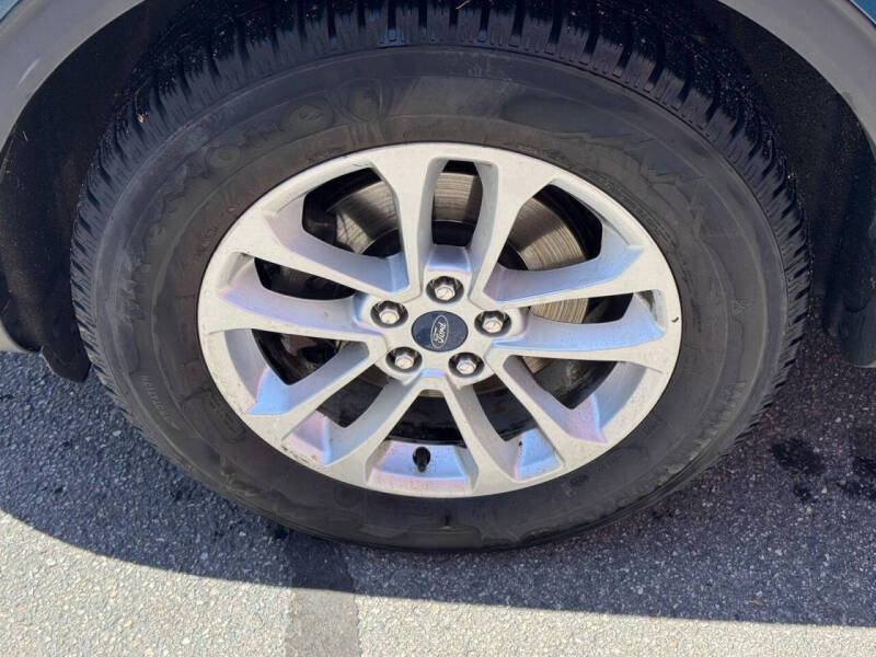 2020 Ford Escape SE