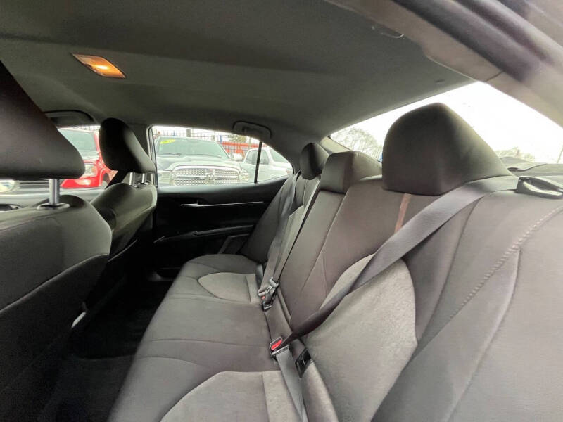 2019 Toyota Camry LE