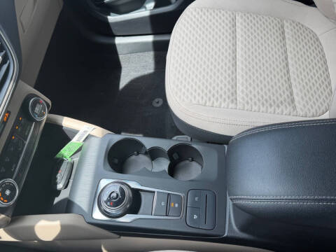 2020 Ford Escape SE