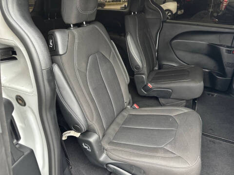 2022 Chrysler Pacifica Touring