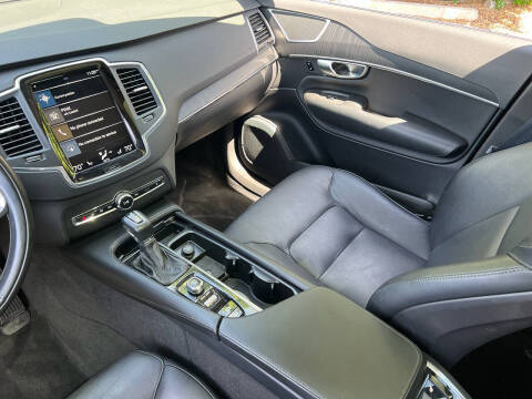 2020 Volvo XC90 T5 Momentum