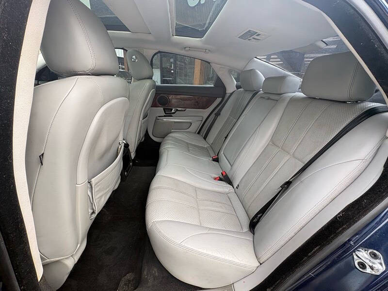2011 Jaguar XJ