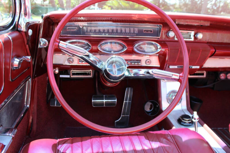 1961 Oldsmobile Starfire