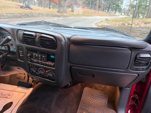 2000 Chevrolet S-10 LS