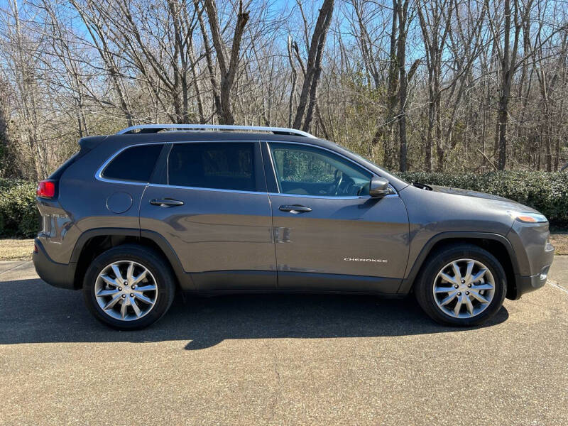 2018 Jeep Cherokee for sale at Ray Todd LTD in Tyler TX