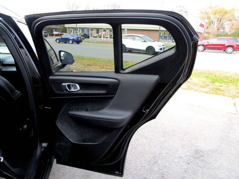 2020 Volvo XC40 T5 Momentum