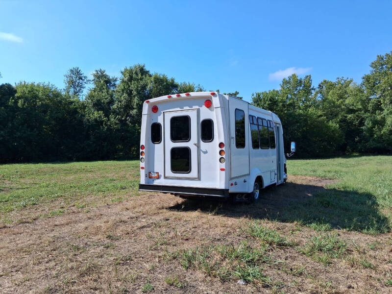 2011 Ford E-Series E-350 SD