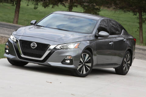 2019 Nissan Altima for sale at P M Auto Gallery in De Soto KS