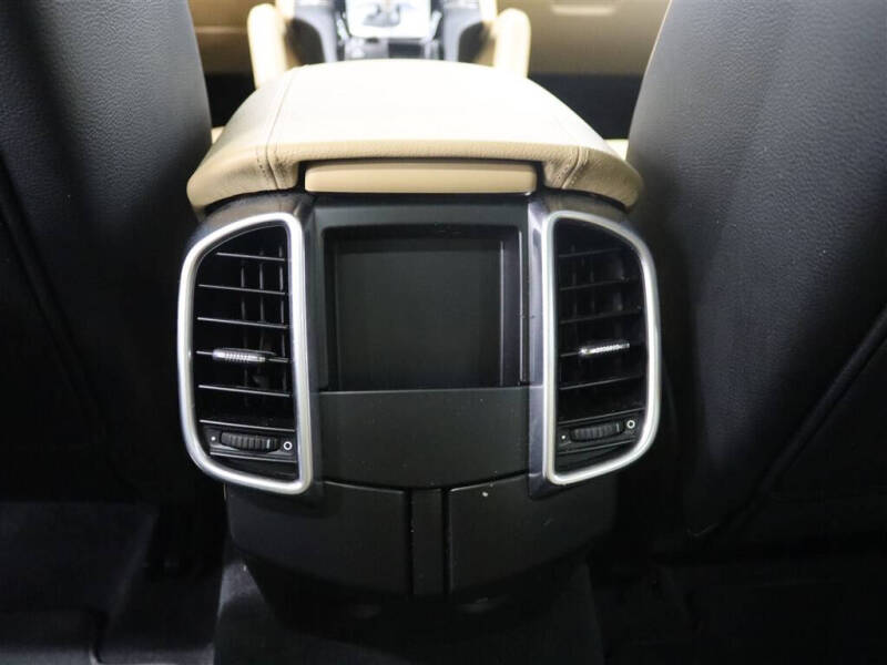 2018 Porsche Cayenne Platinum Edition