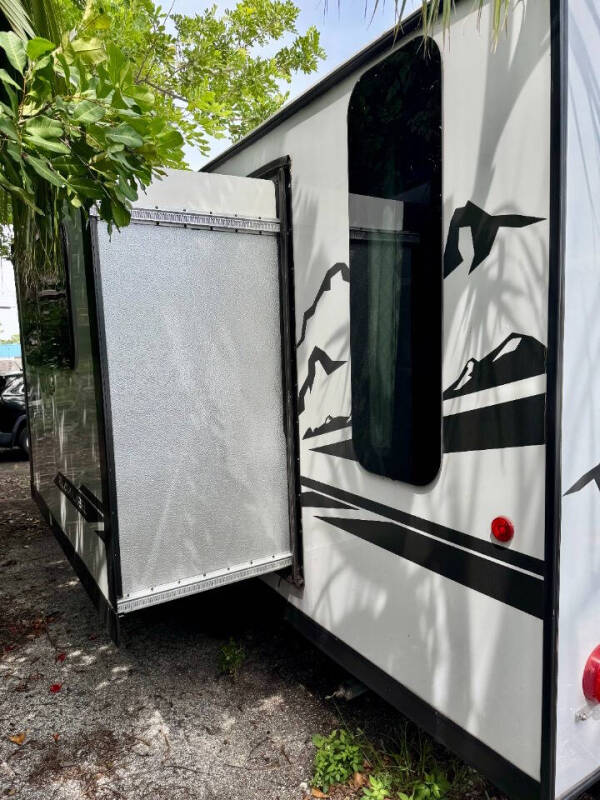 2022 Forest River GREY WOLF