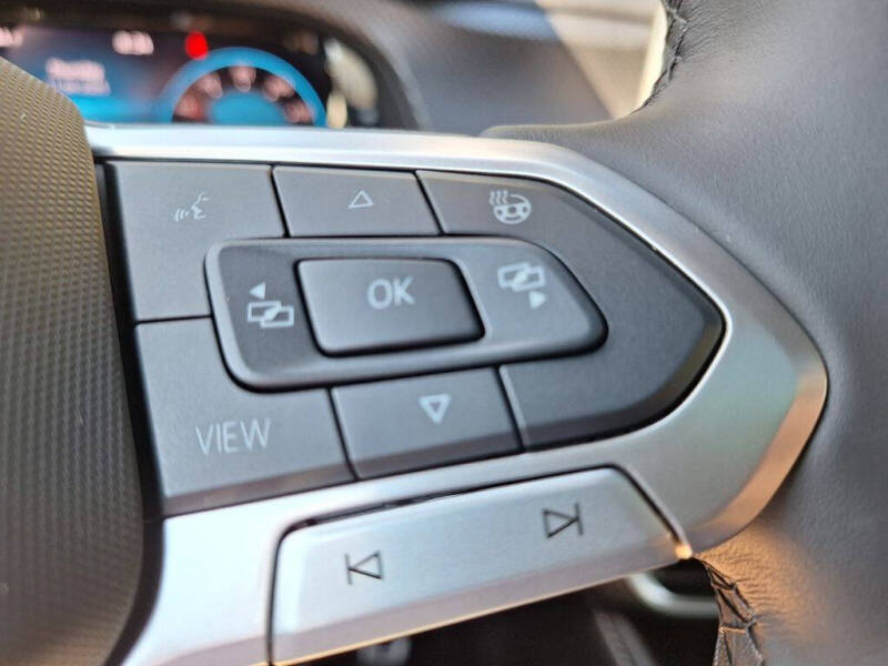 2026 Volkswagen Atlas Cross Sport SEL R-Line Black 4Motion