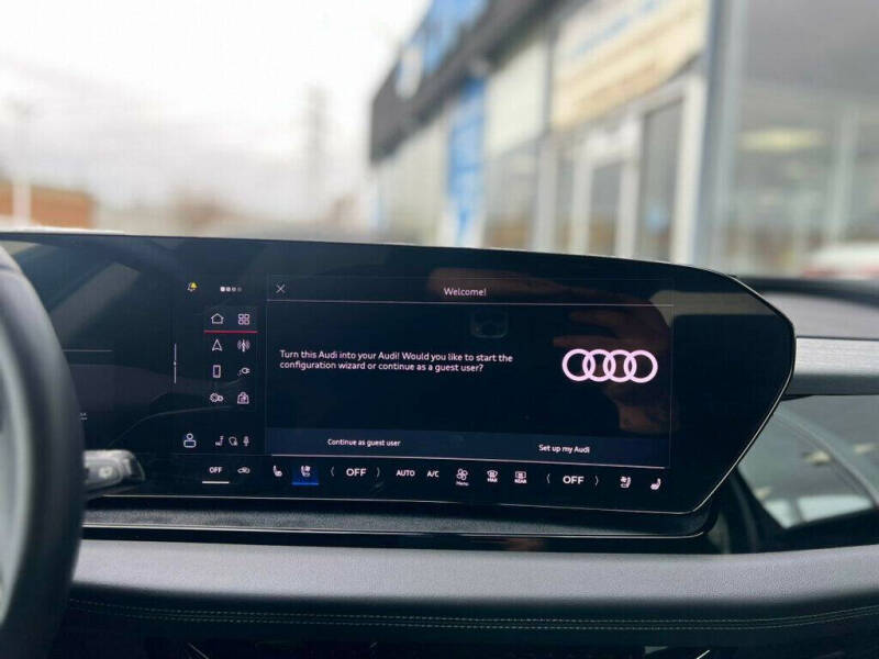 2025 Audi Q6 e-tron quattro Premium Plus