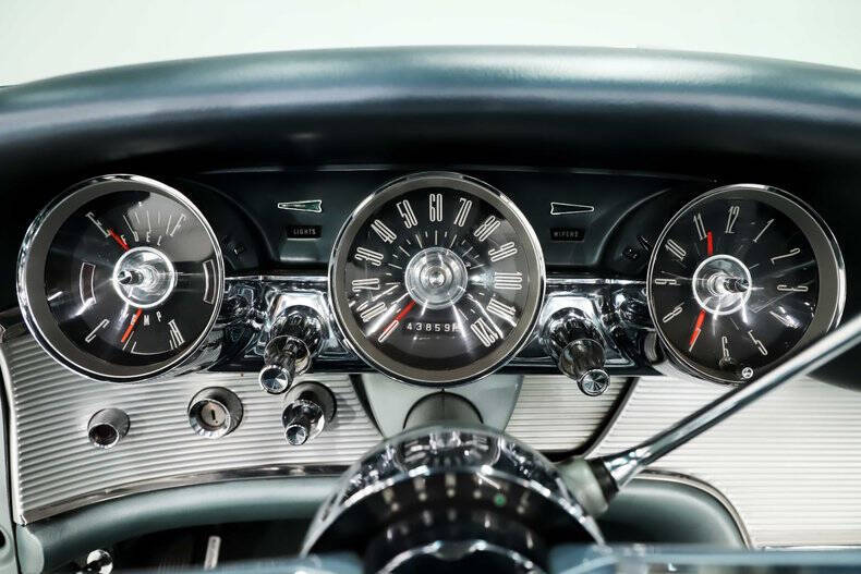 1962 Ford Thunderbird